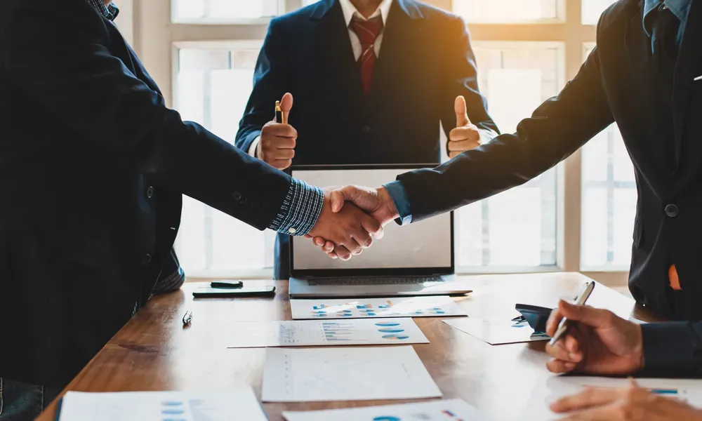 https://medcodesolutionsinc.com/wp-content/uploads/2024/12/Out-of-Network-Negotiation-in-US-1.webp